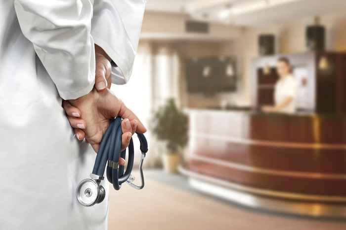 Los expertos dicen que estos son los 8 puntos más groseros en el consultorio de su médico