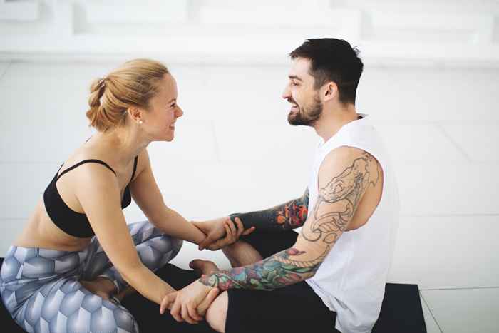 Comment le yoga peut améliorer votre vie sexuelle, selon les experts