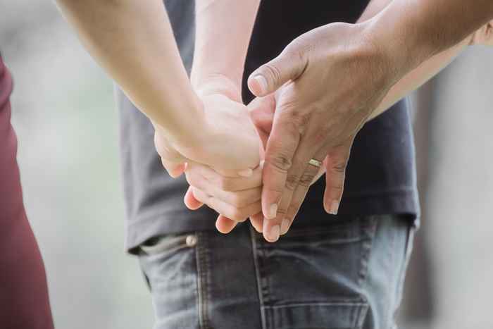 Sou casado, mas em um relacionamento aberto. Isso é como é