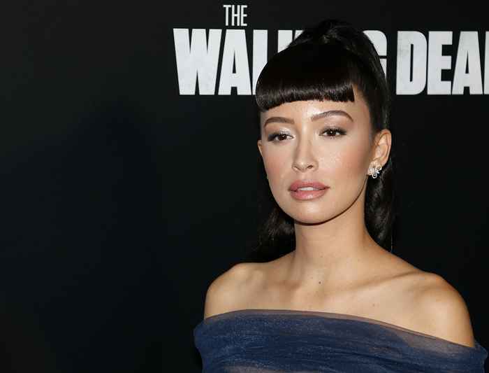 Treffen Sie Christian Serratos, den Star der Selena -Serie von Netflix,