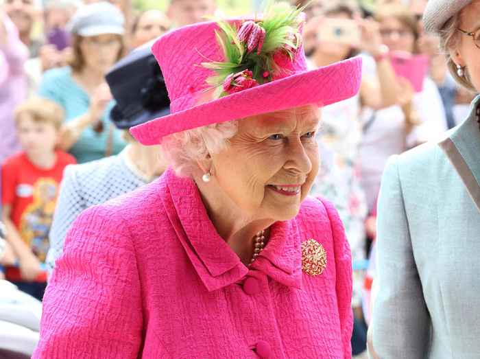 Die geheime Morgenroutine von Königin Elizabeth ist genauso königlich, wie Sie es erwarten würden