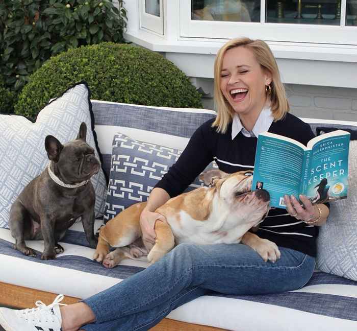 Reese Witherspoon lamenta a perda de seu cachorro, estou tão com o coração partido