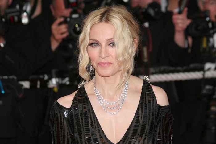 Vea una foto rara de los hijos de Madonna con su padre de 90 años