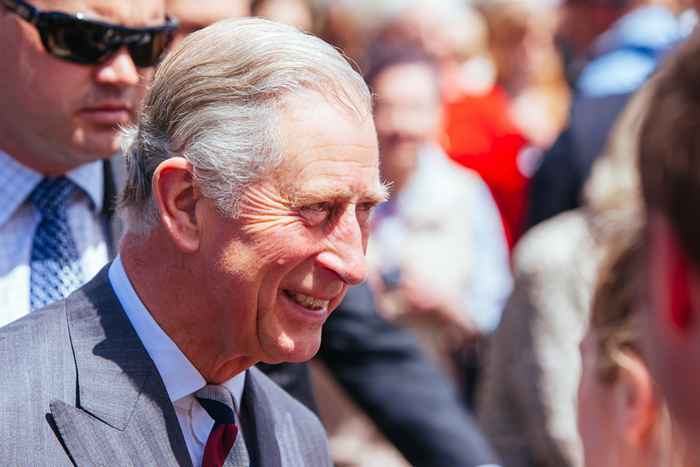 La controverse derrière le nouveau casting du prince Charles sur la couronne