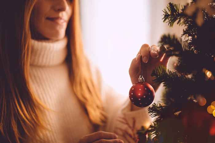 Perché appendere gli ornamenti sugli alberi di Natale? Ecco la storia