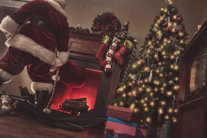 Perché Babbo Natale scende nel camino? Ecco la storia di origine