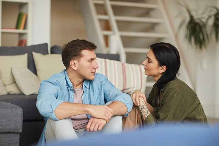 Probablemente su pareja esté mintiendo sobre cuántas personas se han acostado