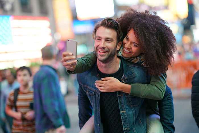 15 steder det er ulovlig å ta en selfie