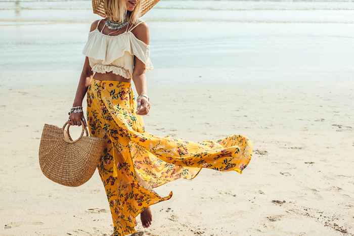 27 hermosas bolsas de playa de lujo que puedes usar todo el año