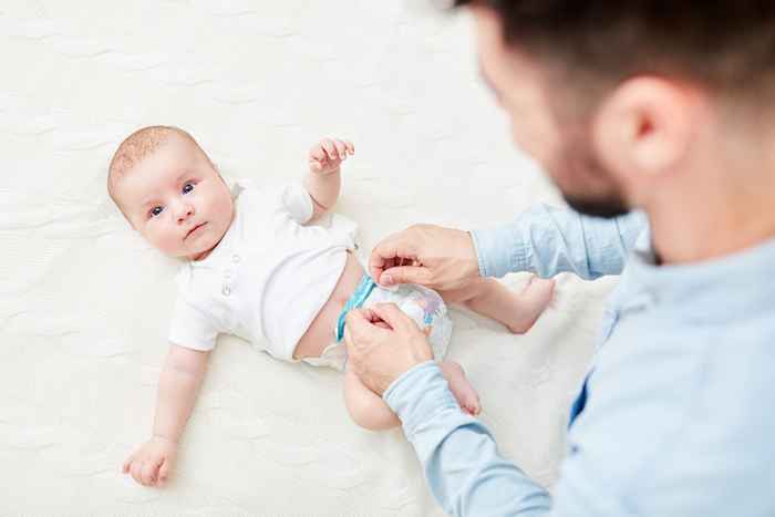 Comment un père se bat pour des tables à langer pour les hommes