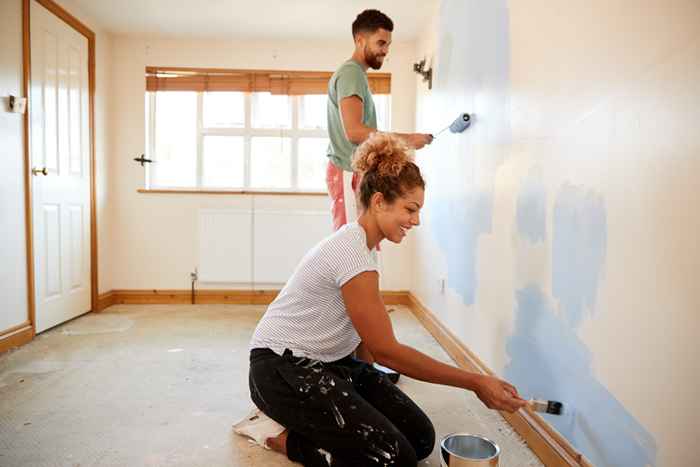 Estos colores hacen que cualquier habitación pequeña se sienta instantáneamente más grande