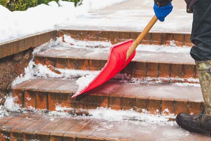 15 Möglichkeiten, Ihr Zuhause in diesem Winter zu schützen, bevor es schneit, laut Experten