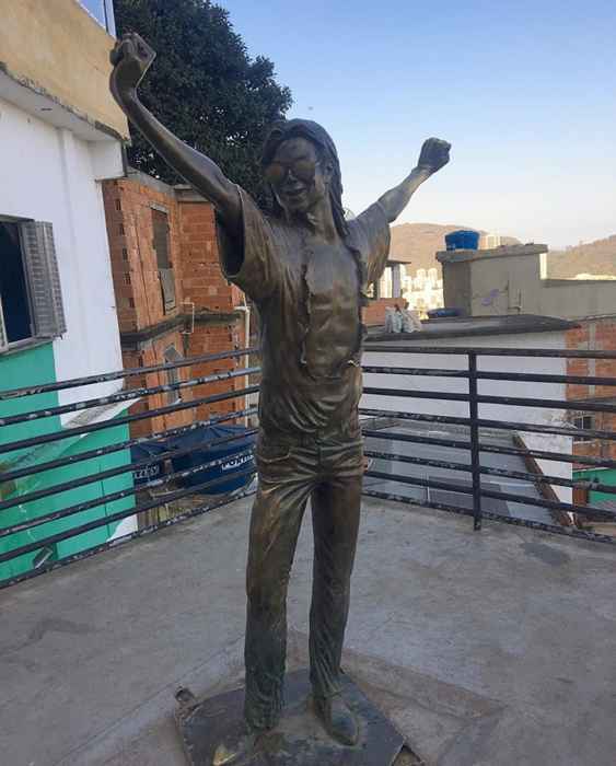 Las 20 peores estatuas de celebridades jamás creadas