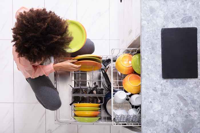 15 maneiras de usar sua máquina de lavar louça erradas