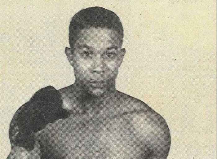 L'homme découvre la carrière secrète de boxe secrète de Grandfather des années plus tard, devient viral