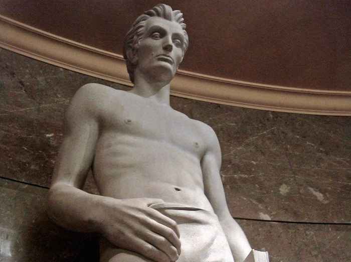 Esta sexy estatua del palacio de justicia de Abraham Lincoln se está volviendo viral-Photos